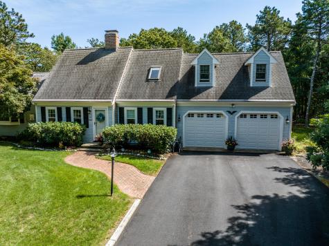 10 Oxfordshire Place Mashpee MA 02649