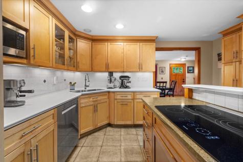 13 Bayview Avenue Berkley MA 02779