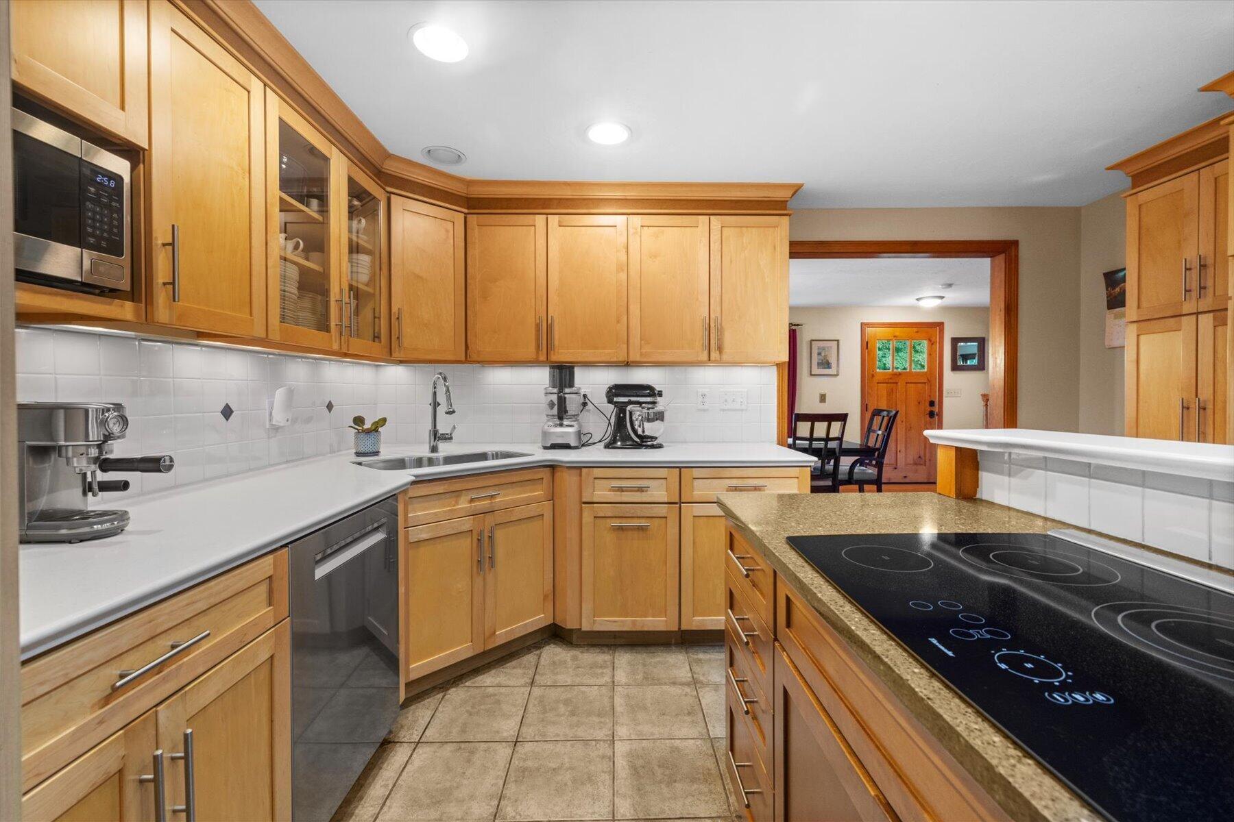 13 Bayview Avenue Berkley MA 02779