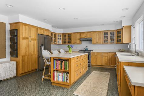28 Old Colony Road Harwich MA 02645