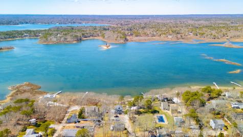 8 Stanley Road Mashpee MA 02649