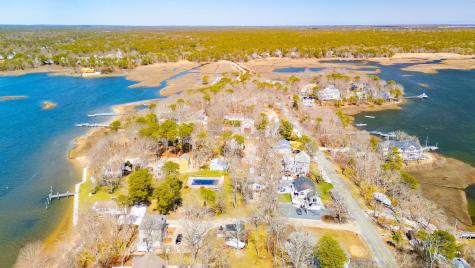 8 Stanley Road Mashpee MA 02649