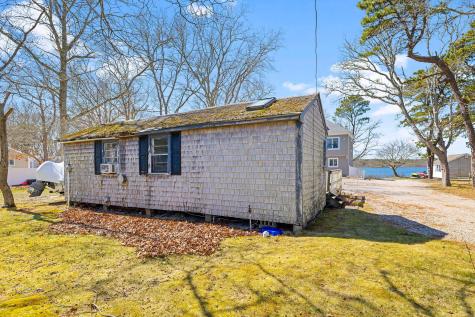 8 Stanley Road Mashpee MA 02649