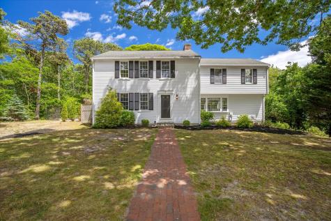 8 Winstons Path Dennis MA 02660