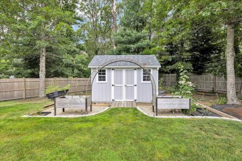 16 Pine View Drive Barnstable MA 02635