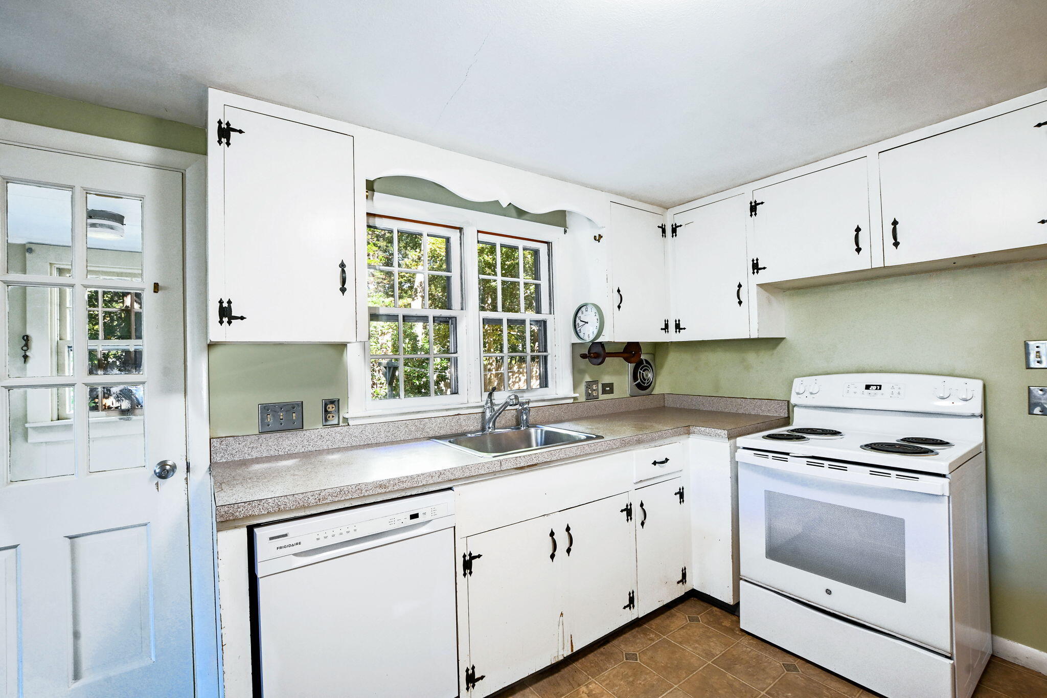 28 Annette Avenue East Falmouth MA 02536