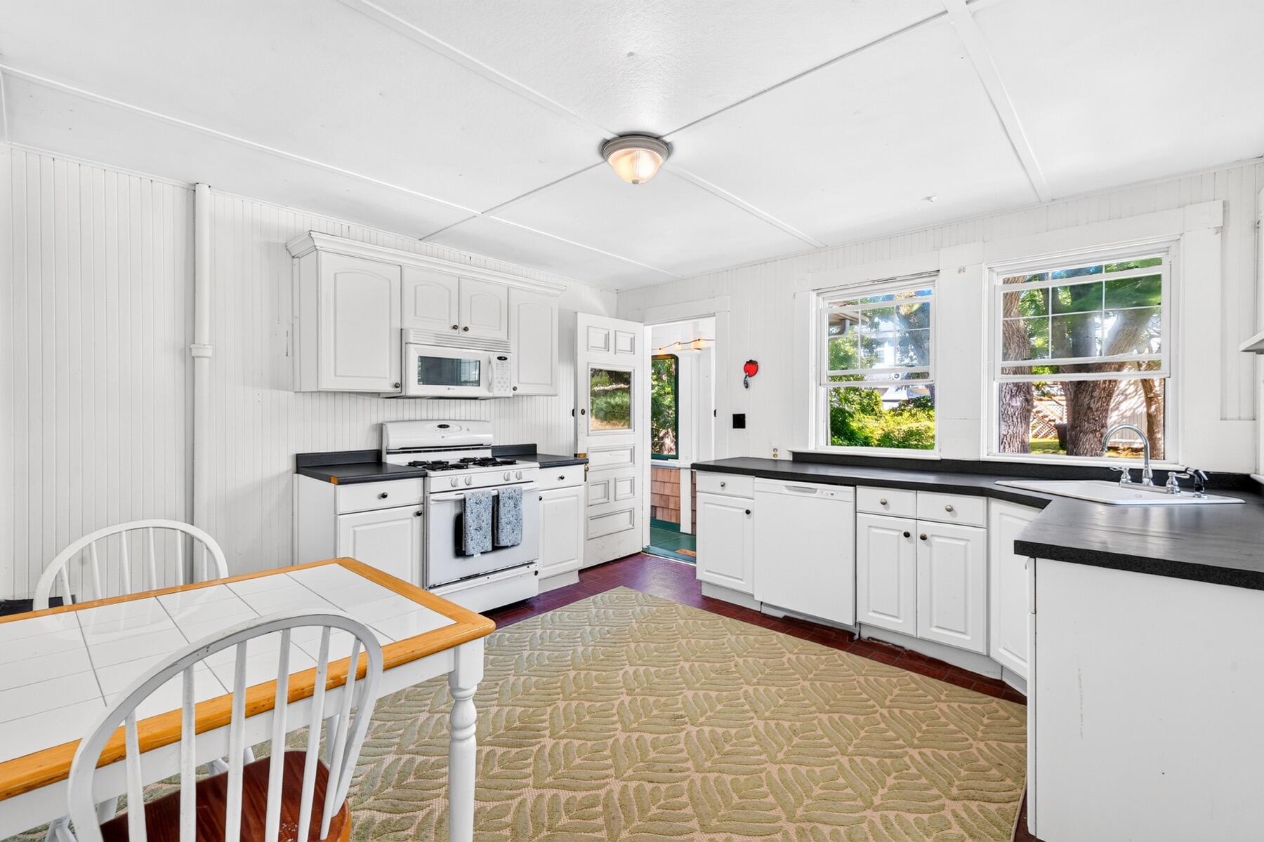 34 Pequossett Avenue North Falmouth MA 02556