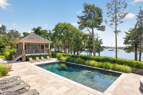 26 Greycourt Lane West Falmouth MA 02540