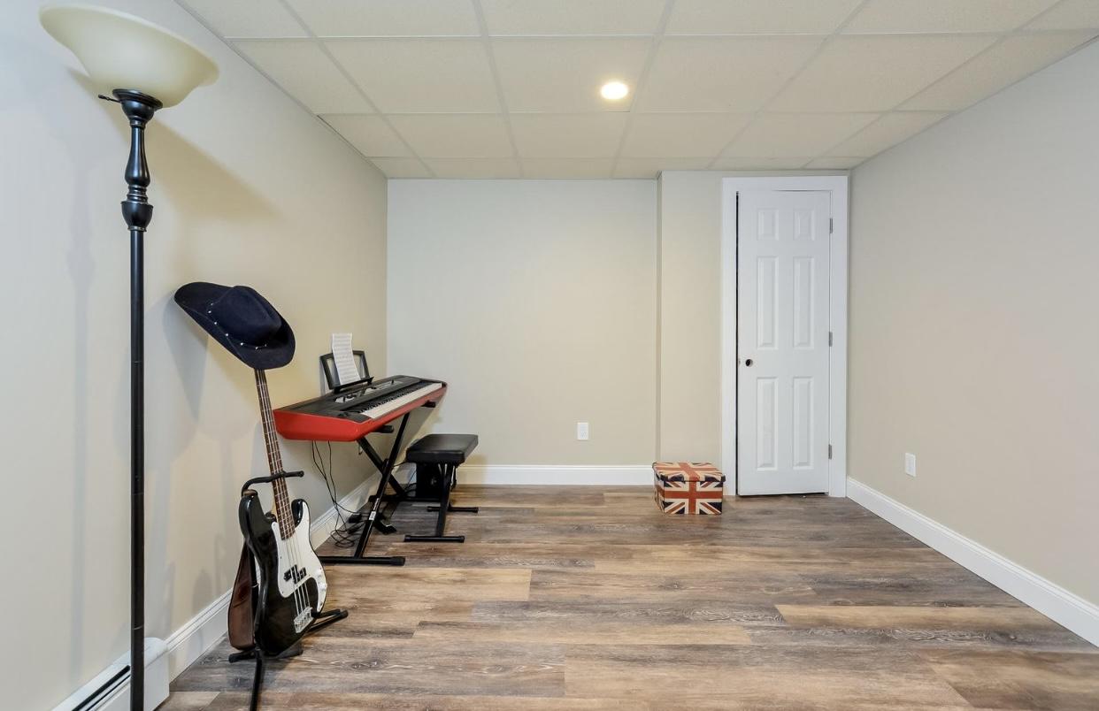 13 Grandwood Drive Forestdale MA 02644