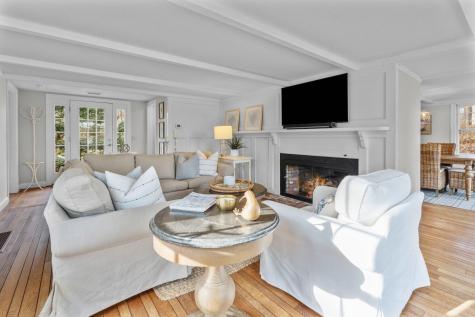 21 Fiddler Crab Lane Mashpee MA 02649