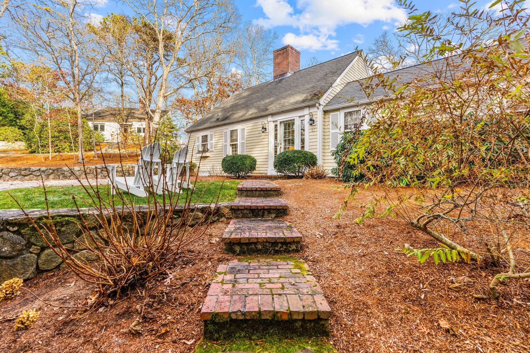 21 Fiddler Crab Lane Mashpee MA 02649