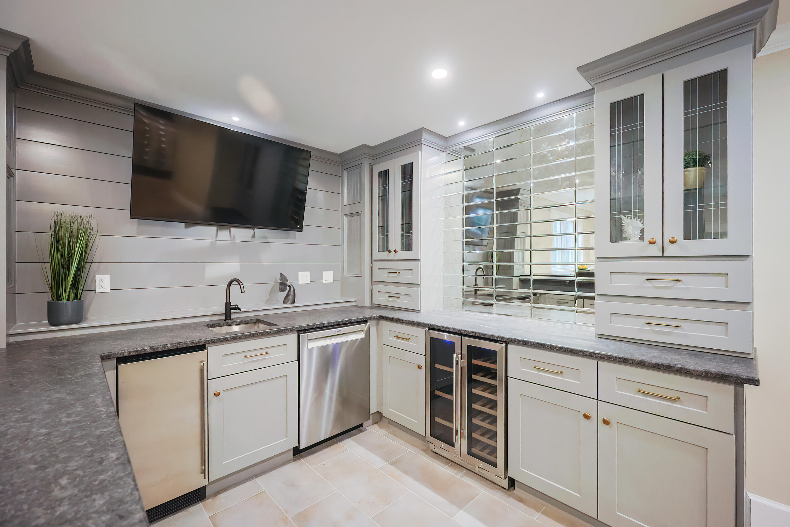 28 Quaker Run Road Mashpee MA 02649