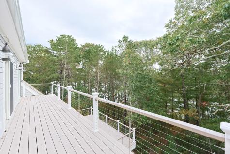 28 Quaker Run Road Mashpee MA 02649