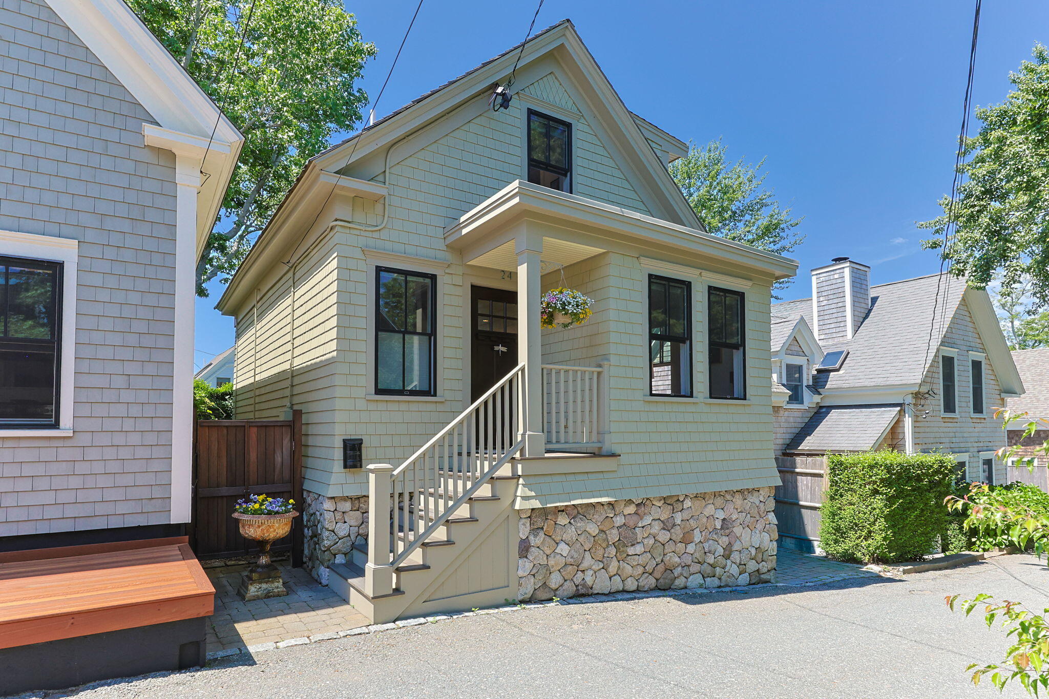 24 Cottage Street Provincetown MA 02657