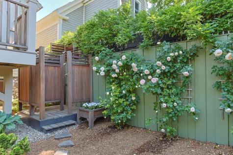 24 Cottage Street Provincetown MA 02657
