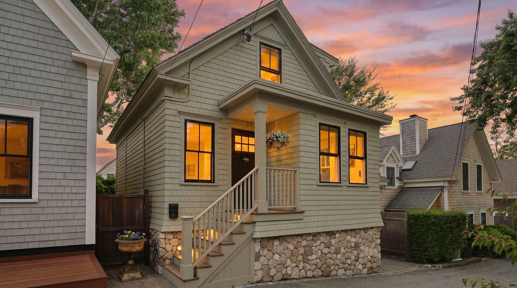 24 Cottage Street Provincetown MA 02657