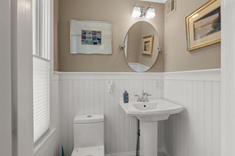 24 Cottage Street Provincetown MA 02657