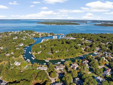 37 Five Gate Lane Falmouth MA 02540