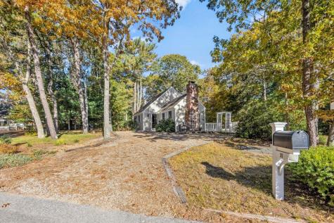 35 Marway Mashpee MA 02649