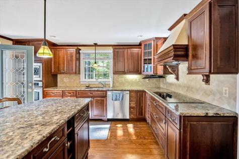 35 Marway Mashpee MA 02649