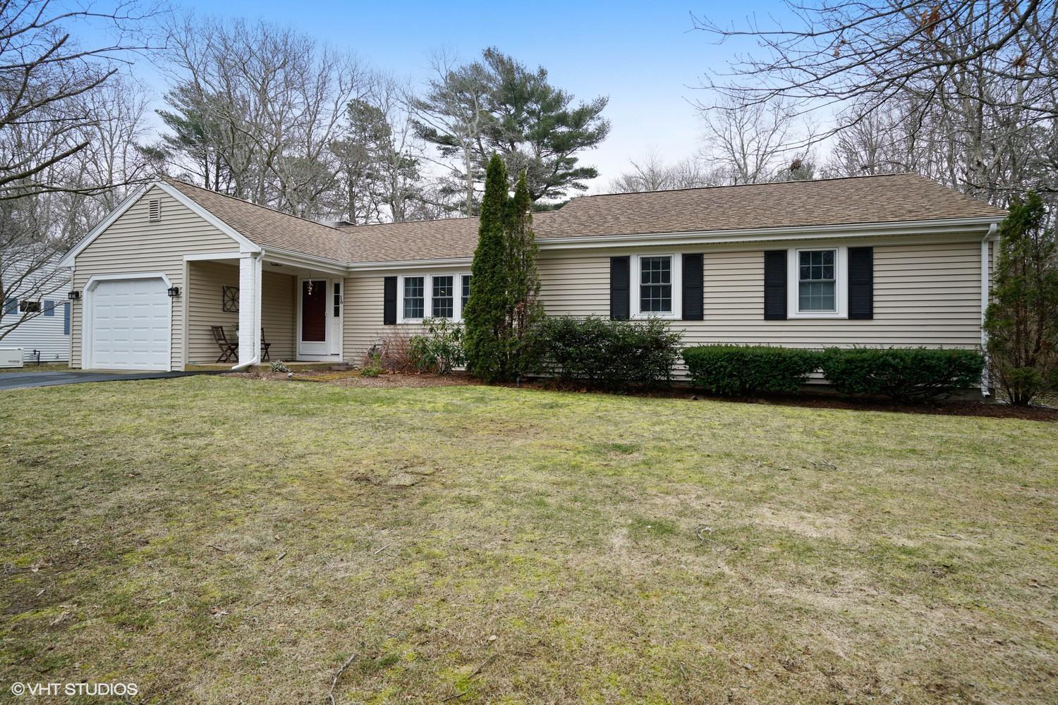 16 Foxglove Road Centerville MA 02632