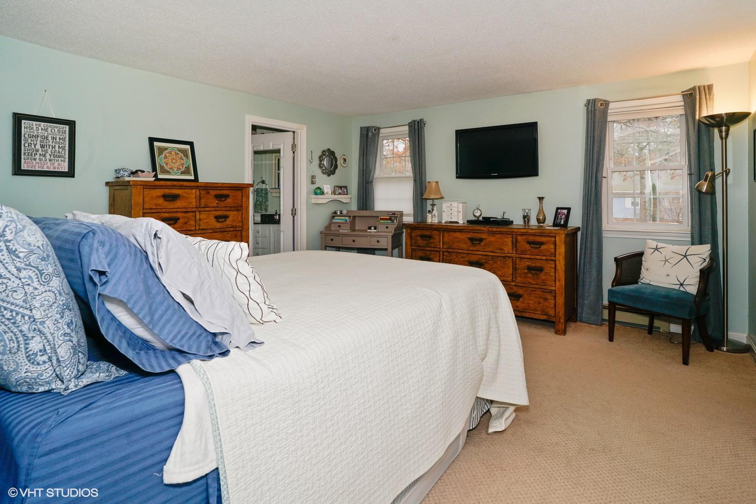 16 Foxglove Road Centerville MA 02632