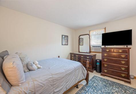 37 Sandra Way Plymouth MA 02360