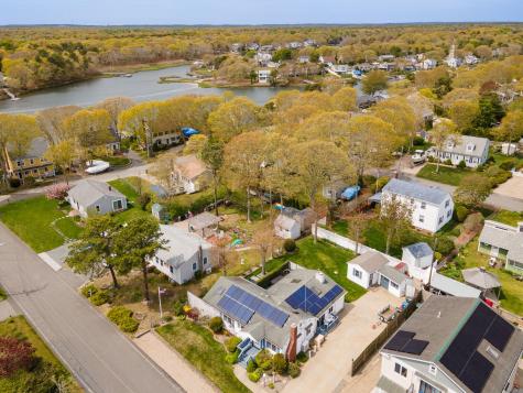 12 Winthrop Drive Falmouth MA 02536
