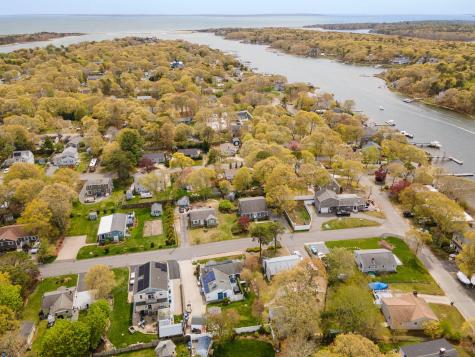12 Winthrop Drive Falmouth MA 02536