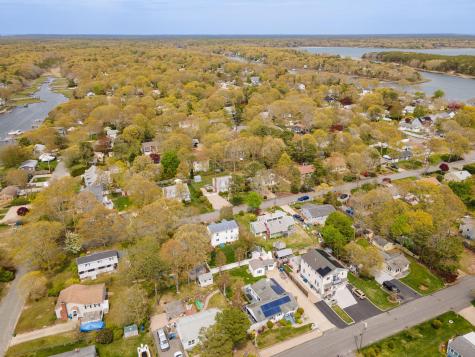 12 Winthrop Drive Falmouth MA 02536