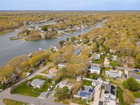 12 Winthrop Drive Falmouth MA 02536