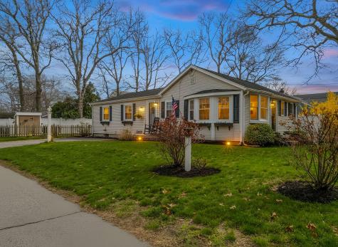 25 Clover Lane Mashpee MA 02649