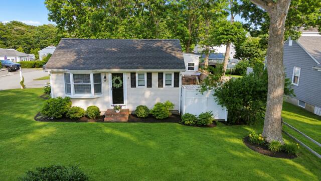 25 Clover Lane Mashpee MA 02649