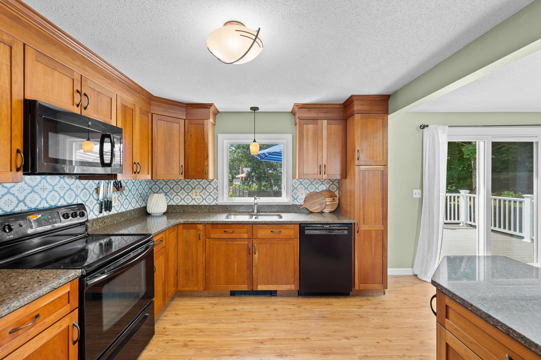 19 Ivest Circle East Falmouth MA 02536