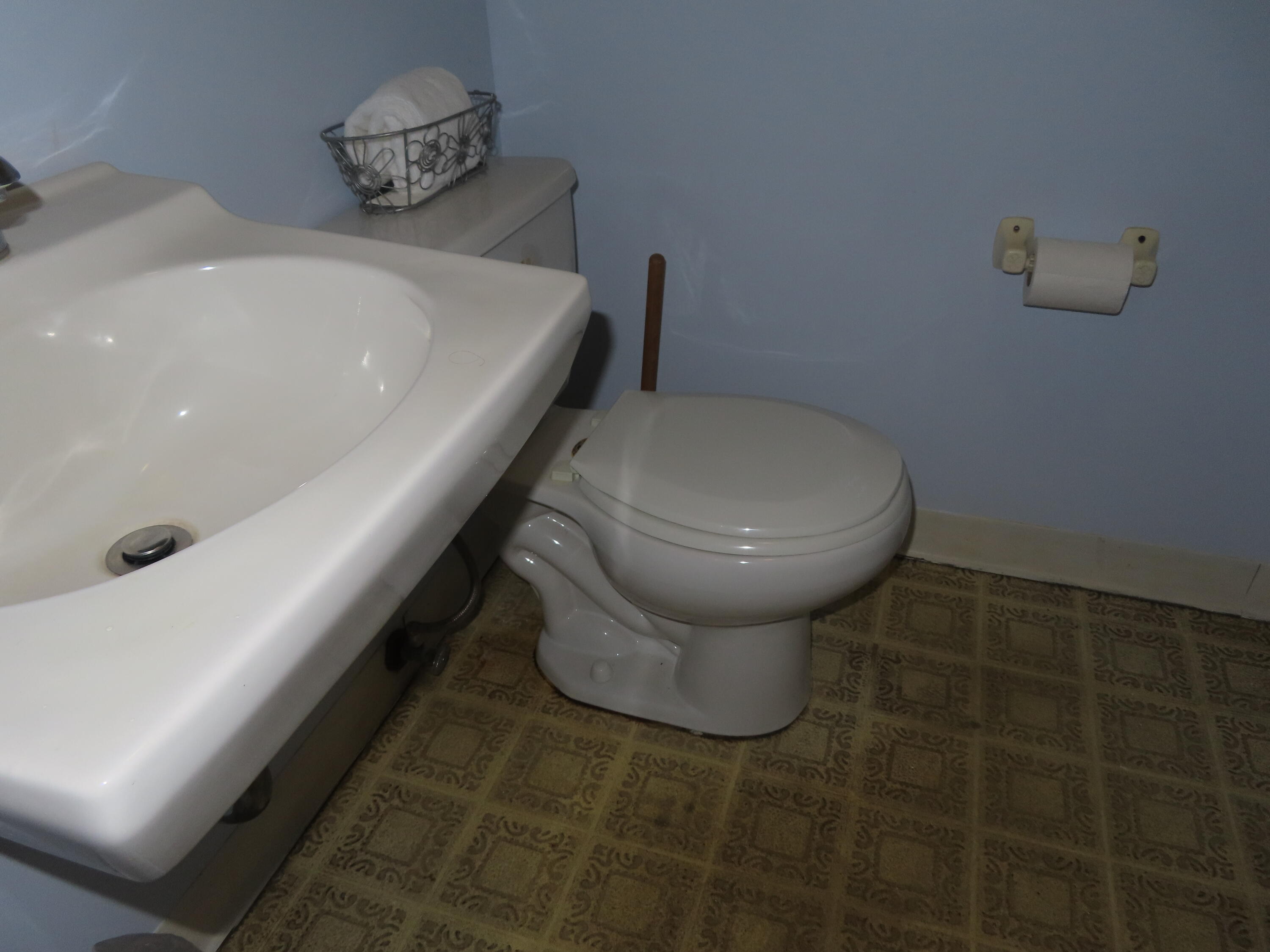 36 Ma-28 West Harwich MA 02671
