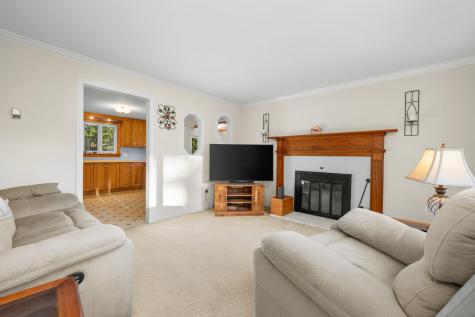 33 Holmes Road Harwich MA 02645