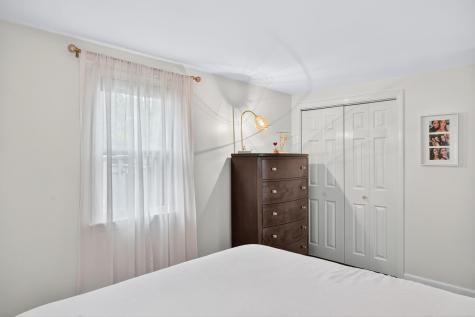 15 Geraldine Road Barnstable MA 02635