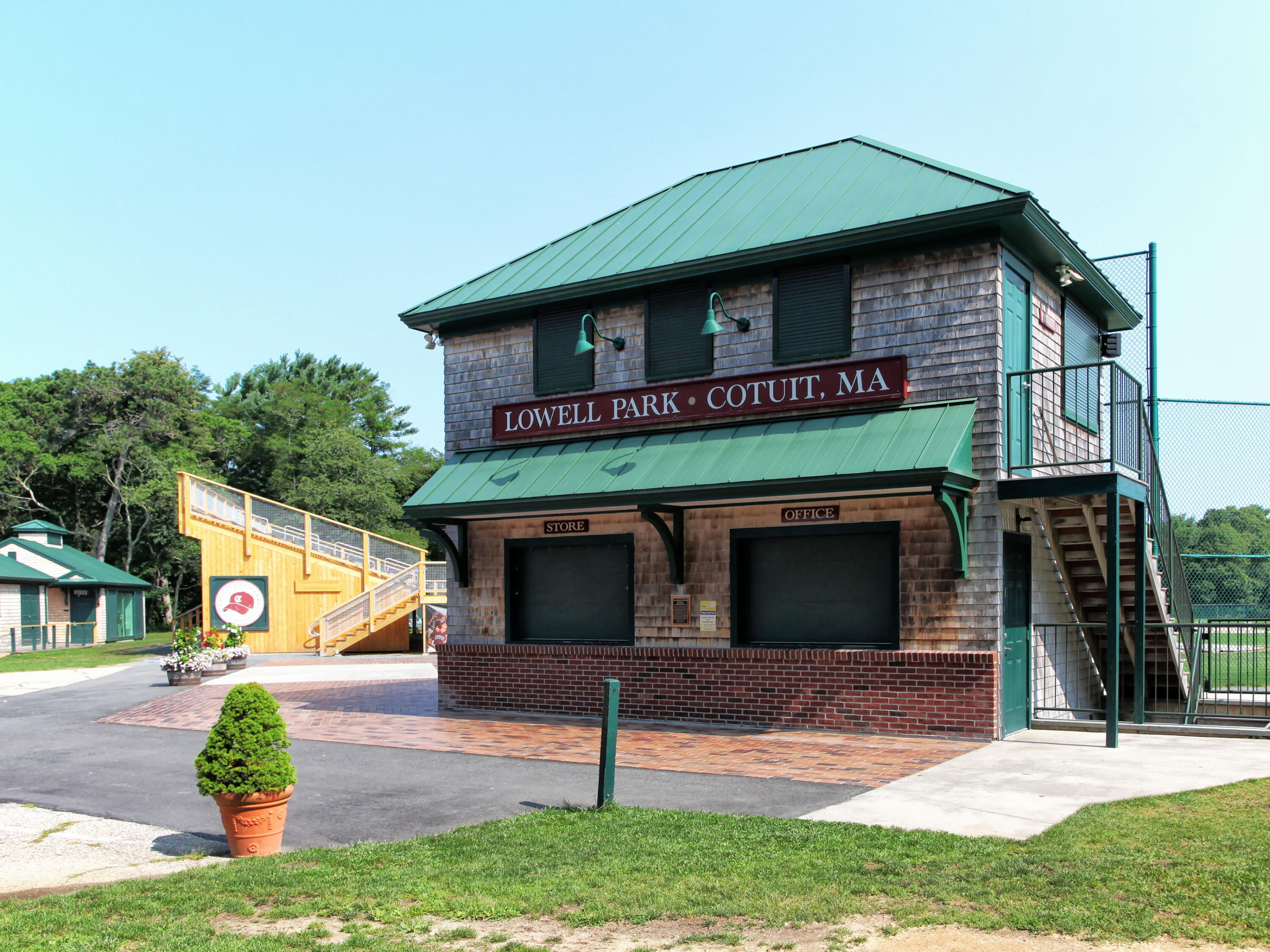 15 Geraldine Road Barnstable MA 02635