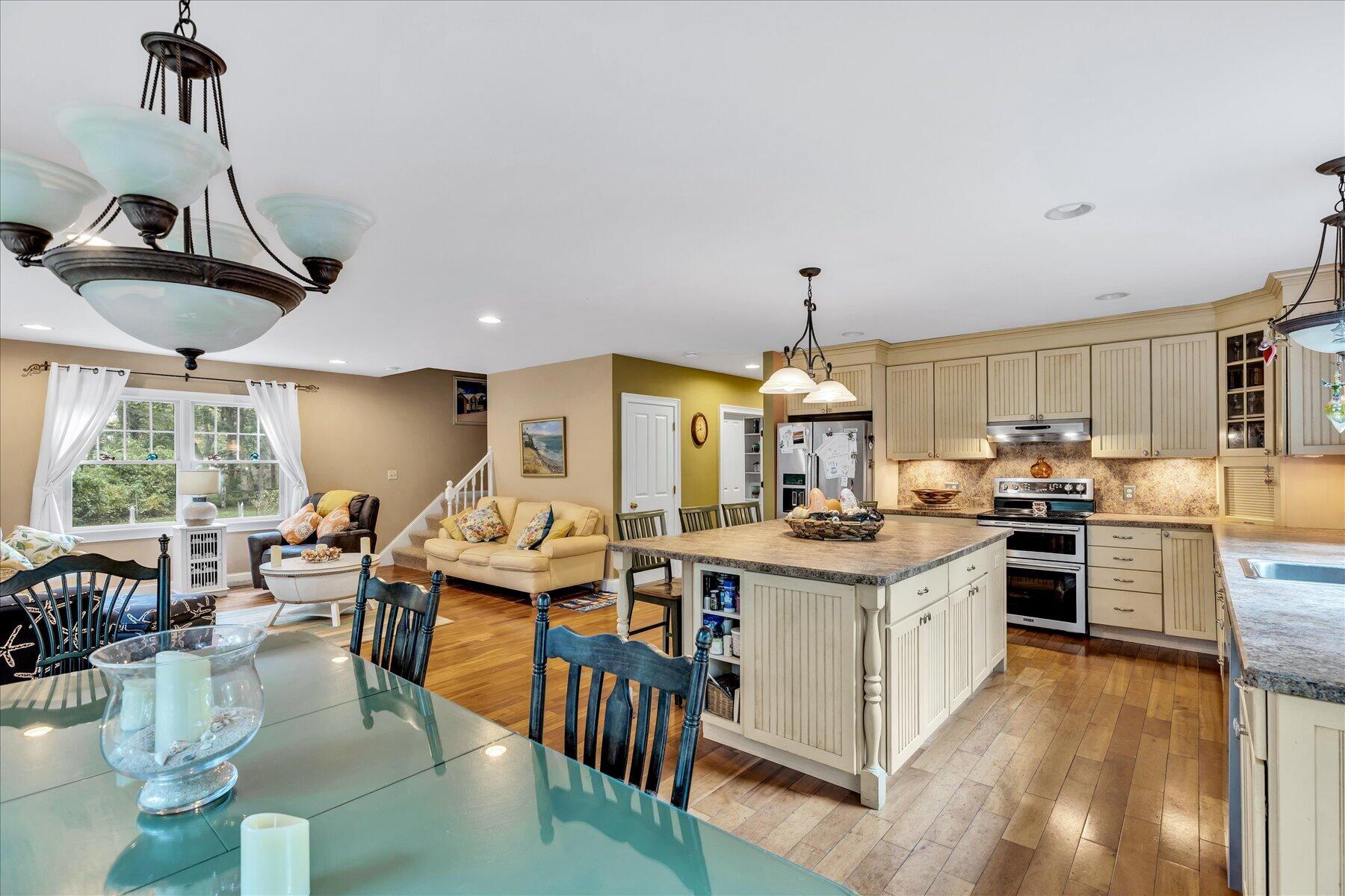 11 Richard Lane West Dennis MA 02670