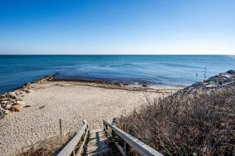 9 Starboard Lane Mashpee MA 02649