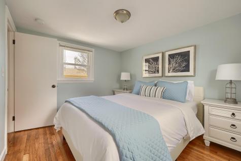 32 Washington Avenue Hyannis MA 02601