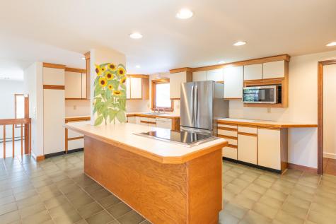 16 Meltiah Road Falmouth MA 02540