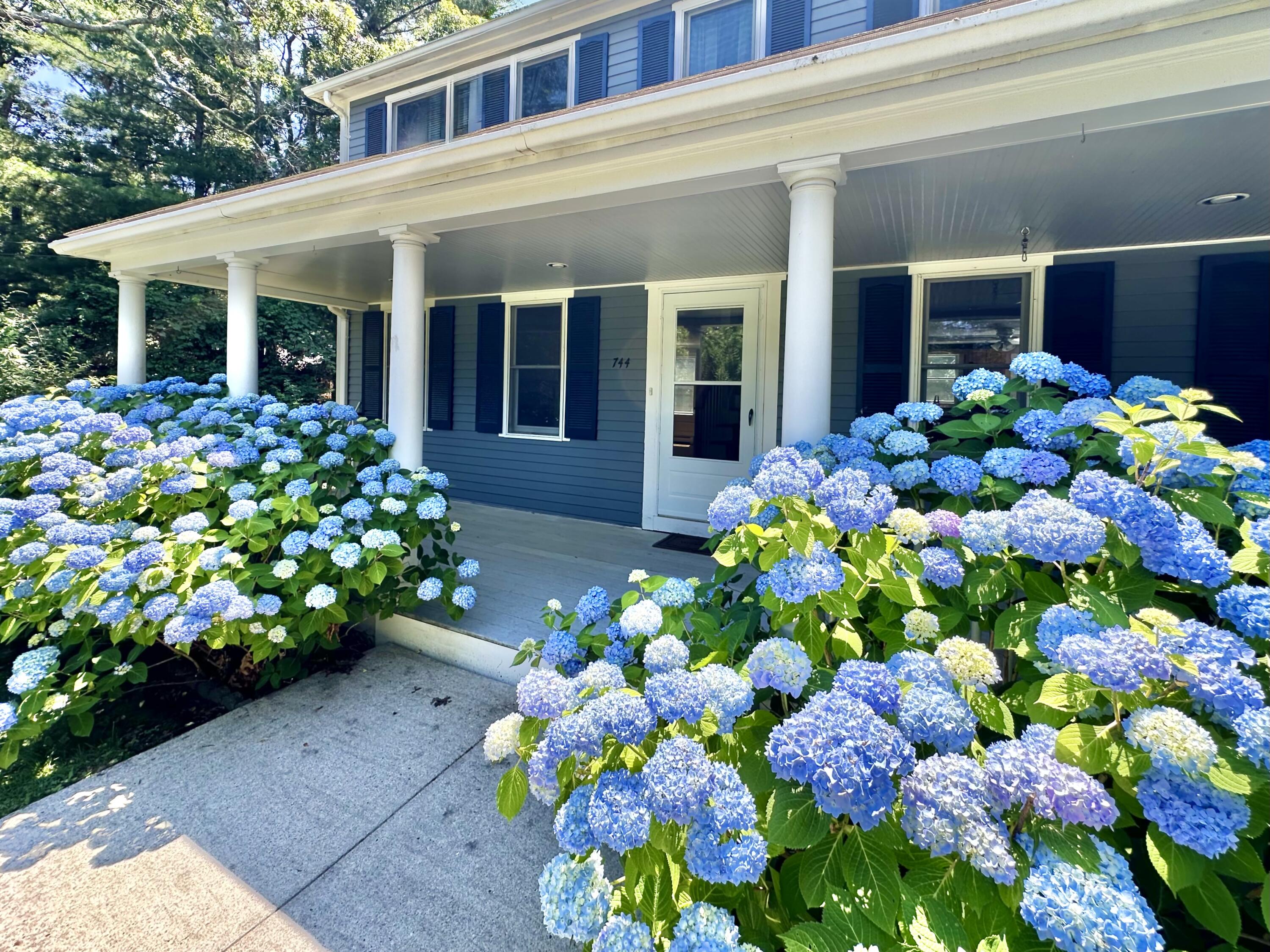 744 Old Barnstable Road Mashpee MA 02649