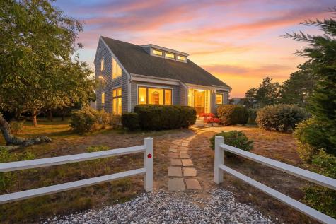 10 Windigo Lane North Truro MA 02652