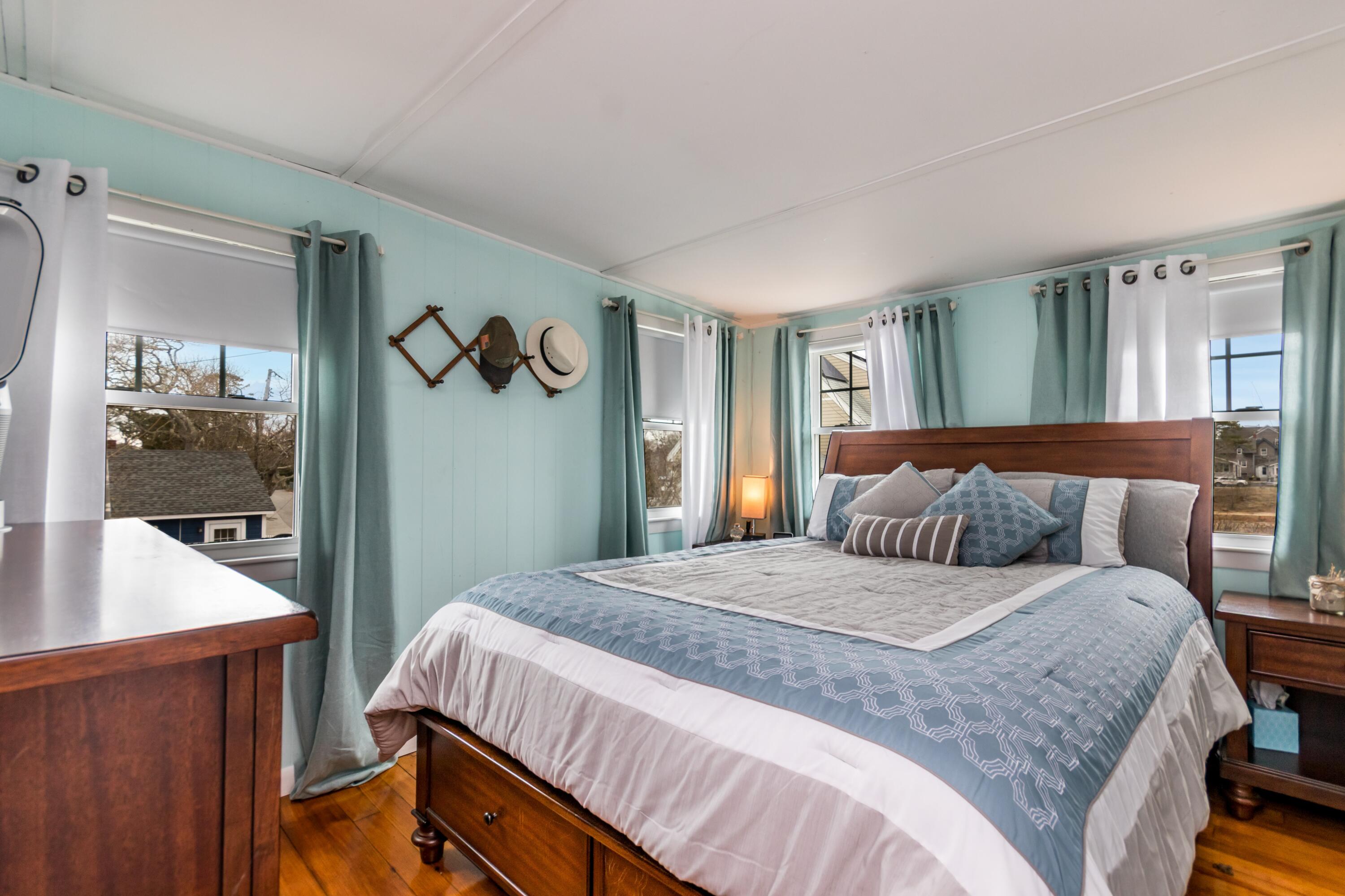 10 Sunset Avenue Wareham MA 02558