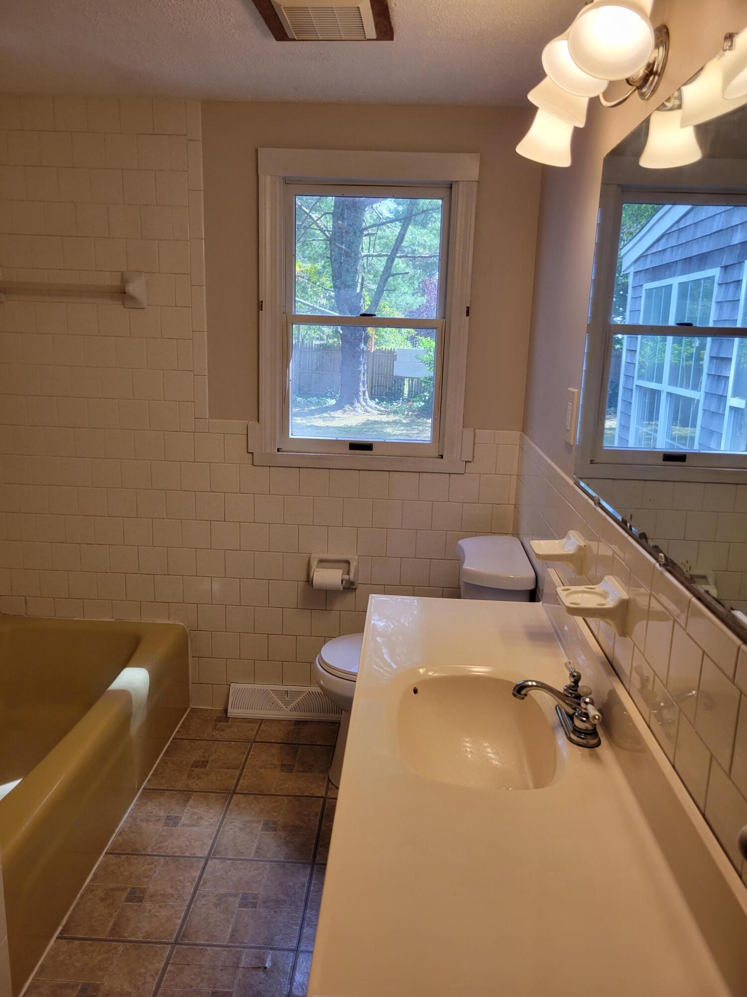 8 Westbury Way Cotuit MA 02635