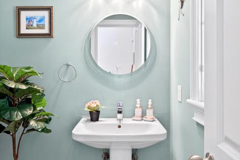 5 Aviators Lane Sandwich MA 02563