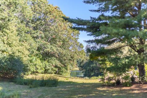 5 Aviators Lane Sandwich MA 02563