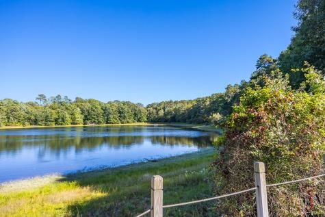 5 Aviators Lane Sandwich MA 02563