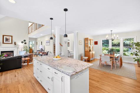 5 Aviators Lane Sandwich MA 02563